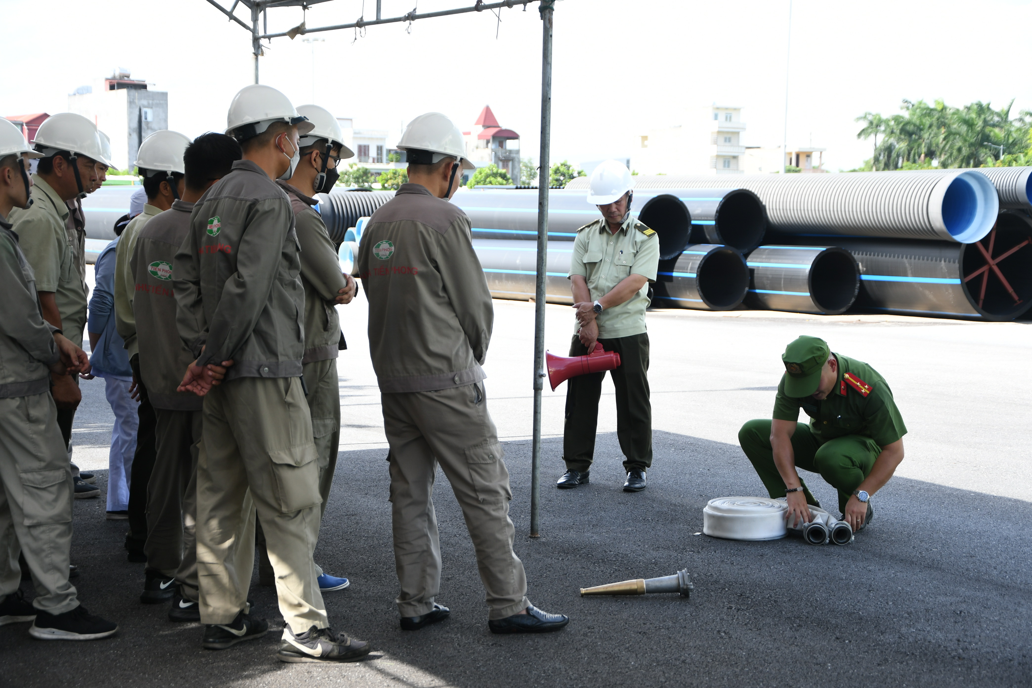 Tuyên truyền, phổ biến kiến thức pháp luật, thực tập phương án PCCC và CNCH tại Công ty cổ phần nhựa thiếu niên Tiền Phong